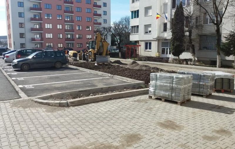 FOTO: Locuri noi de parcare pe patru străzi din Târgu-Mureş
