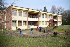 FOTO: Grădinița ”Rază de Soare” din Târgu-Mureş va avea parc nou de joacă!