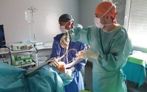 FOTO: Intervenţie în premieră la Spitalul “Dr. Gheorghe Marinescu” din Târnăveni!