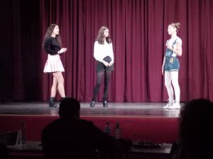 „Debut” la Reghin, un spectacol de și pentru tineri