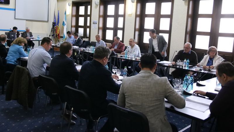 Comunicat PNL: „Frăția ALDE – PSD – UDMR condamnă Târgu-Mureșul la subdezvoltare”