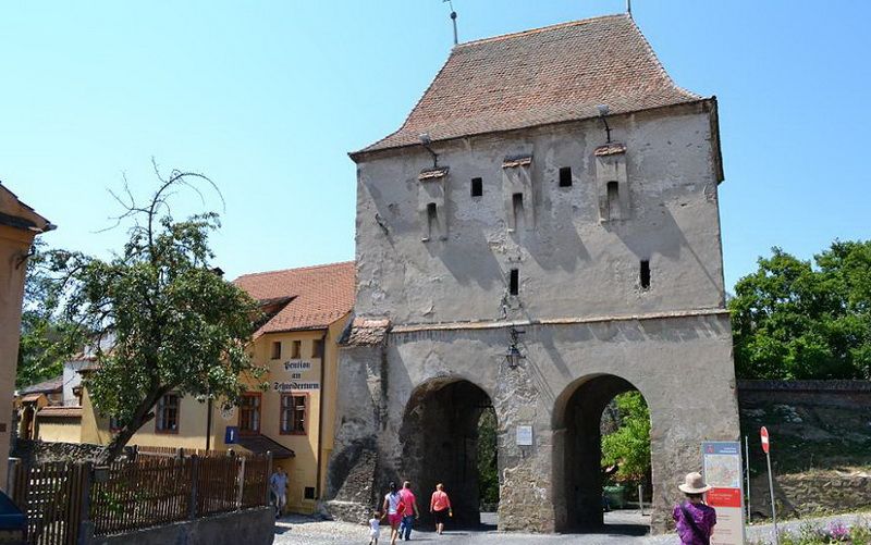 Proiect: unul din turnurile Cetăţii Medievale Sighişoara, concesionat de Primărie!