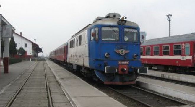 Modificări în programul trenurilor. Transbordare auto la trenurile spre şi de la Târgu-Mureş!