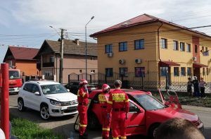 FOTO: Accident cu o victimă încarcerată, în Sâncraiu de Mureş!