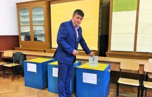FOTO. Deputatul Vass Levente (UDMR): „Am votat pentru liniștea țării, pentru normalitate și pentru dezvoltare împreună – români, maghiari și sași“