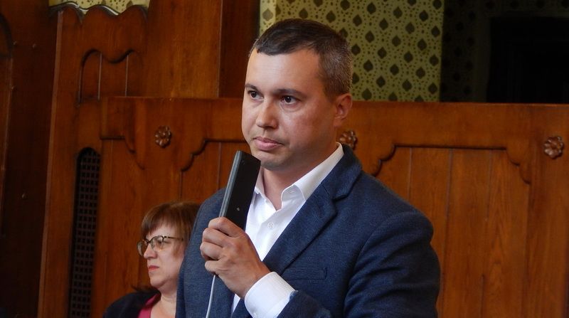 Ervin Molnar (PNL) cere demisia conducerii Aeroportului “Transilvania”