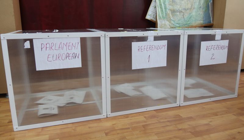 Mureş: Secţie de vot inundată cu o seară înainte de alegeri