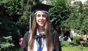 Denisa Maria Moldovan, şefă de promoţie la Şcoala Postliceală “Dimitrie Cantemir”: „Consider că pot să ajut și îmi doresc să ajut”