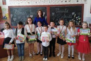 Premii pentru elevii clasei a II-a din Solovăstru