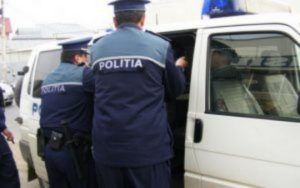 Târgu-Mureş: Hoţ urmărit în stradă de o vânzătoare, prins de Poliţie!