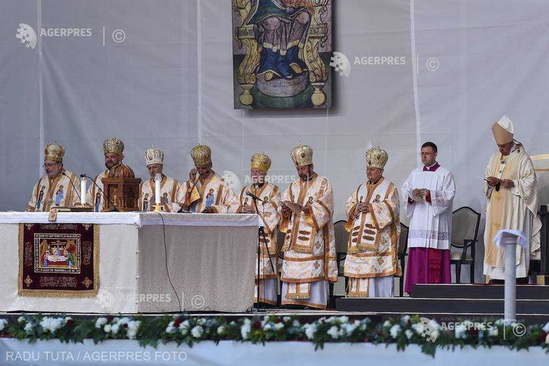 Cei şapte episcopi greco-catolici martiri, beatificaţi de Papa Francisc