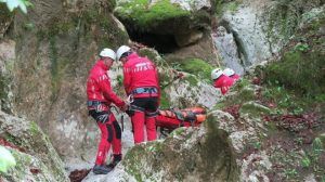 Rămăşiţe umane găsite pe munte. Ar putea fi vorba de un pompier al ISU Mureş