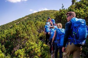 Explorează natura prin intermediul proiectului  „Școala de mers pe munte”