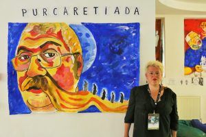 INTERVIU. Regizoarea Crista Bilciu, debut în artele plastice cu expoziția „Purcăretiada“, la FITS: „Pentru mine acum e important să mă pot exprima și prin cuvinte și prin imagini și prin teatru“