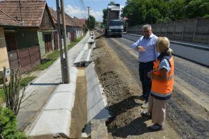FOTO: Investiţii de mare amploare în Sângeorgiu de Mureş. Cea de-a zecea stradă se modernizează în acest an!