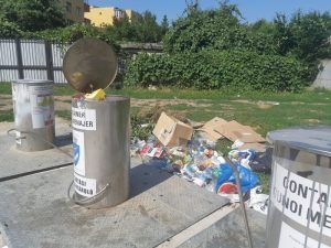 Exclusiv! VIDEO: Ghenele de gunoi subterane vandalizate lângă Valea Rece!