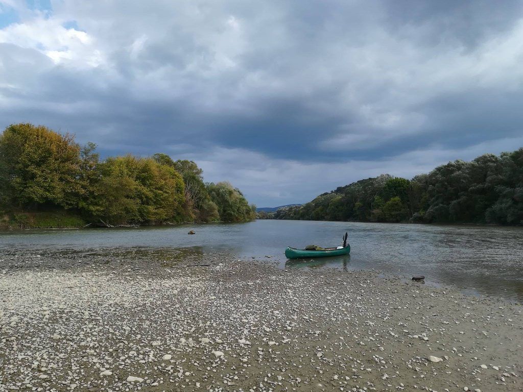 Expediție de canoe și bushcraft pentru mureșeni