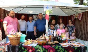FOTO: Bunătăţi tradiţionale, pentru oaspeţii satului Vişinelu