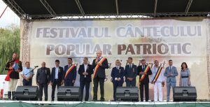 FOTO: Cântece patriotice, la Oarba de Mureș