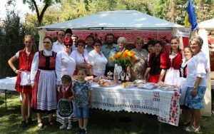 ”Bucătăria bunicii”, la Zilele Sărmășene 2019. Gulas și palincă, la standul comunității maghiare