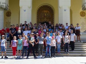 Elevii premianți din protopopiatul Reghin, în excursie la Alba Iulia