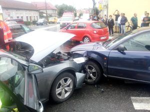 Accident între 3 autoturisme soldat cu 3 victime în Reghin