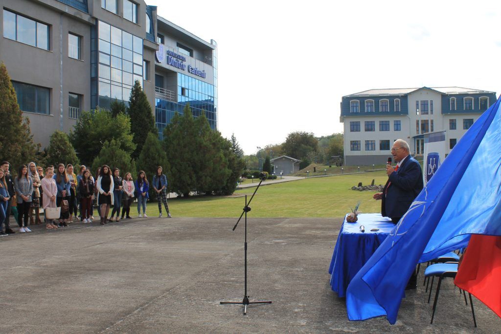 FOTO. Deschiderea anului universitar 2019-2020: A venit rândul bobocilor de la Universitatea „Dimitrie Cantemir”!