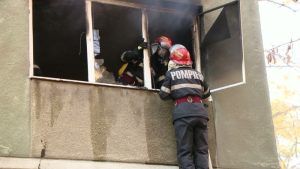 FOTO: Incendiu în această dimineață într-un apartament de pe Gheorghe Doja!