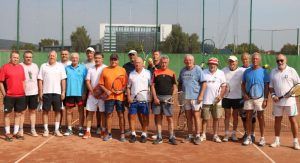 Seniorii revin pe terenul de tenis pentru ediția a IV-a
