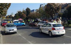 VIDEO, FOTO: Accident cu mai multe mașini în centrul Târgu-Mureșului!