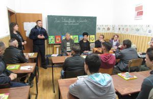 Dezbatere educațională la Penitenciarul Târgu-Mureş