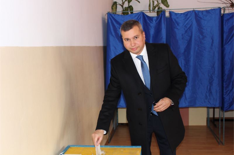 FOTO: Ervin Molnar (președinte PNL Târgu-Mureș), vot pentru a readuce Târgu-Mureșul în România normală