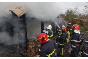 FOTO: Incendiu la o casă din Târgu-Mureș!