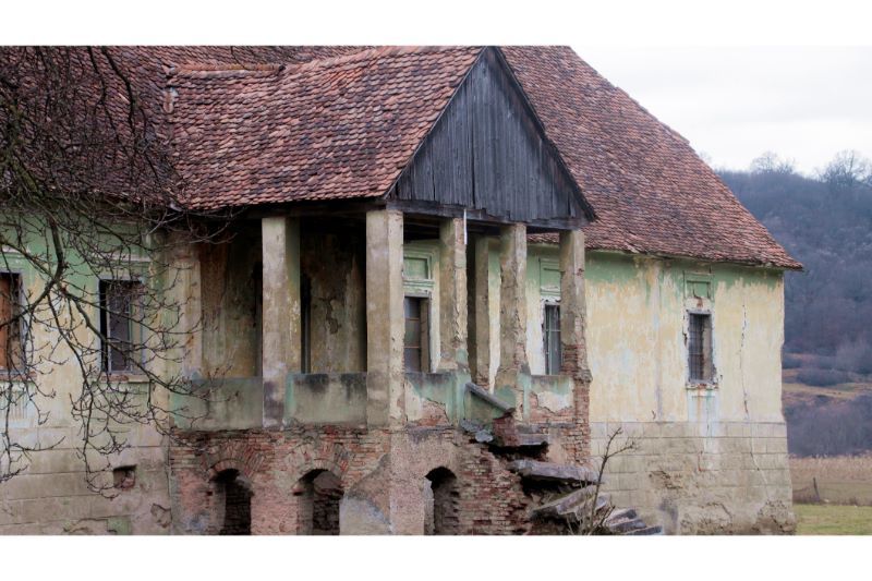 Castel din Mureș vândut la prețul unui tablou de Tonitza!