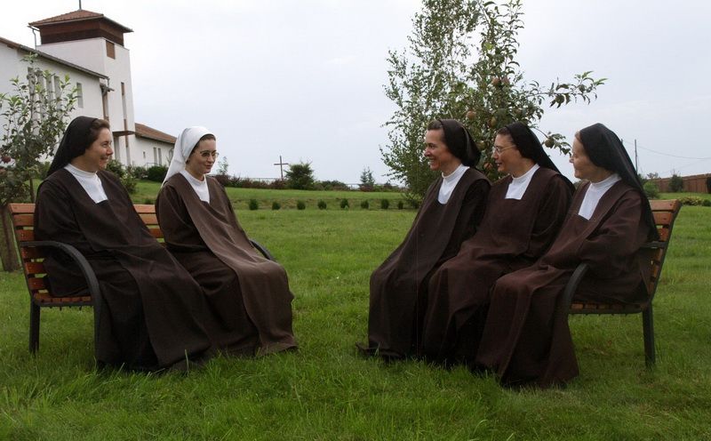 Iubirea, vocația Surorilor Carmelitane. În vizită la Mănăstirea Carmelitană din Sângeorgiu de Mureș