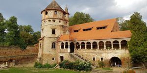 Se caută soluții pentru salvarea castelelor din Mureș