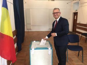 FOTO: Cristian Chirteș (președintele PNL Mureș), vot pentru ”un proiect de țară”