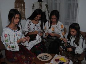 Tradiția șezătorii, respectată cu sfințenie la Muzeul „Anton Badea”