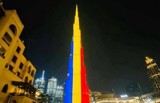 FOTO: Cea mai înaltă clădire-turn din lume, iluminată în culorile steagului României!
