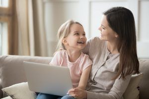 Studiu BeKid.ro: Ce au cumpărat părinții pe Internet pentru copiii lor în 2019?