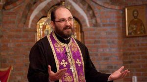 INTERVIU cu Părintele Constantin Necula: ”Dacă tot vrem să restaurăm şcoala, trebuie să restaurăm Crăciunul în familie”