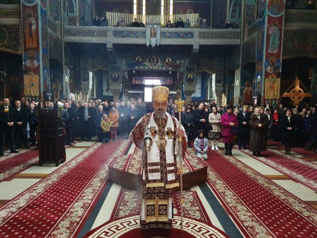 Slujbă de Crăciun oficiată de ÎPS Irineu la Catedrala Mare