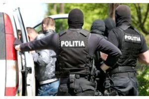 FOTO: Cinci târgumureșeni reținuți pentru trafic de droguri!