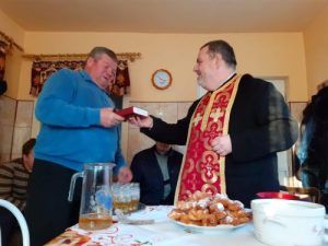 290 de biblii pentru credincioșii din Vătava