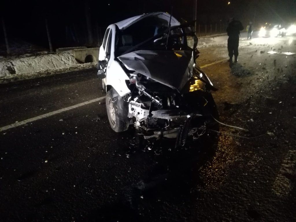 FOTO: Accident cu doi răniți foarte grav pe strada Voinicenilor