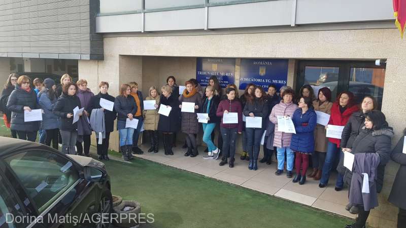 Protest al grefierilor, la Târgu-Mureș