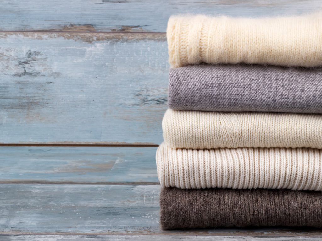  Se anunță din ce în ce mai frig la Mureș. Top 3 pulovere ce nu trebuie să-ți lipsească! Le ai în garderoba ta?   