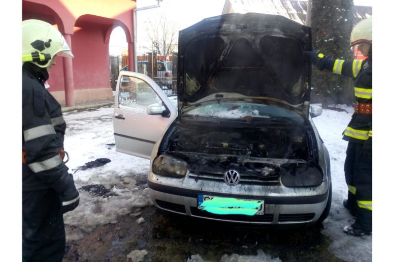Incendiu la un autoturism din municipiul Reghin