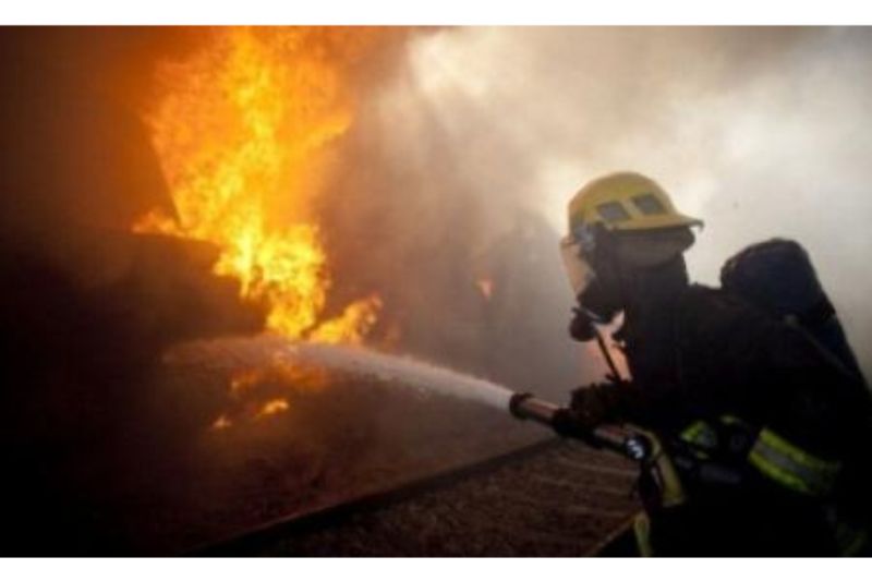 UPDATE: Explozia unei butelii urmată de incendiu