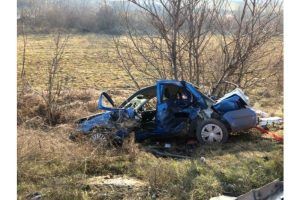 FOTO: Autoturism răsturnat în localitatea Luduș
